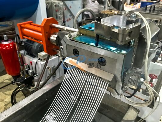500KG/H γραμμή παραγωγής TPR TPE για την ψύξη με νερό