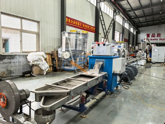 500KG/H γραμμή παραγωγής TPR TPE για την ψύξη με νερό