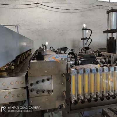 Ενιαία βίδα 1220mm*2440mm κοίλη μηχανή φύλλων 18mm PP