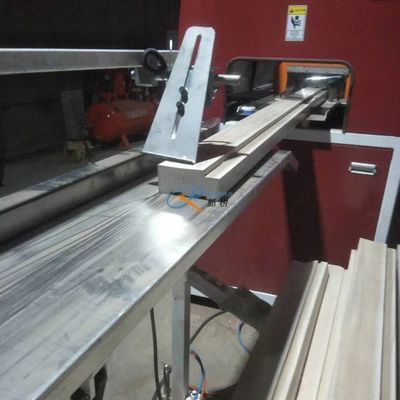 Μηχανή εξώθησης σχεδιαγράμματος πλαισίων πορτών αφρού PVC SJSZ65 WPC