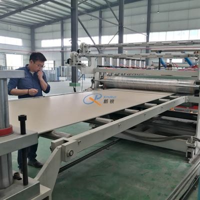 Διπλός πίνακας αφρού PVC βιδών WPC που κατασκευάζει τη μηχανή