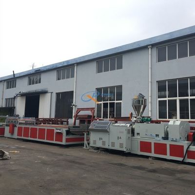 Κοίλη γραμμή παραγωγής επιτροπής πορτών PVC SJSZ80 WPC